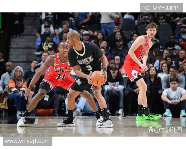 湖人对公牛比赛分析及双方近期状态与战术对比